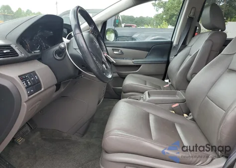 2014 Honda Odyssey Touring z USA, uszkodzony, nr VIN 5FNRL5H90EB109422